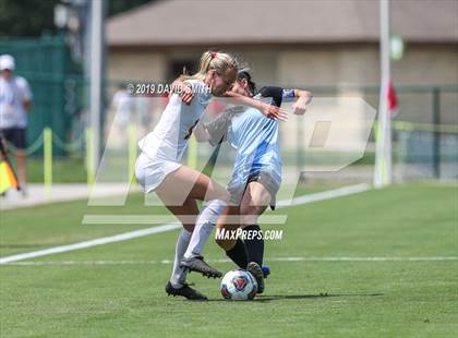 Thumbnail 2 in Notre Dame vs. Visitation Academy (MSHSAA Class 2 Championship) photogallery.