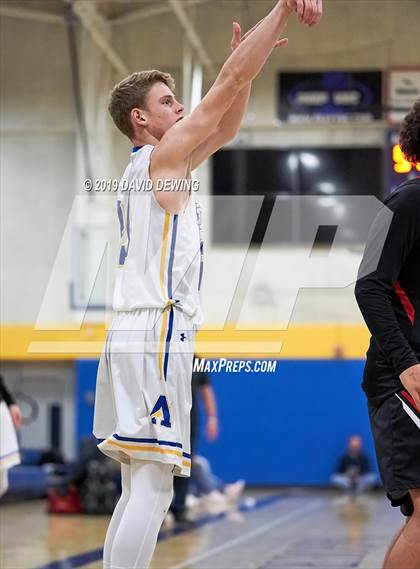 Thumbnail 3 in Rio Mesa @ Agoura photogallery.