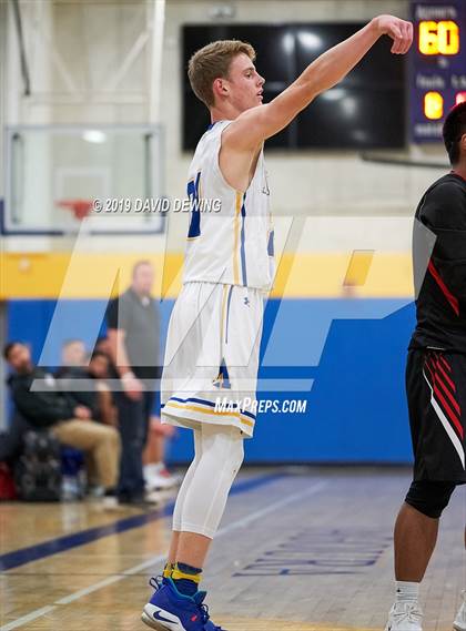 Thumbnail 3 in Rio Mesa @ Agoura photogallery.
