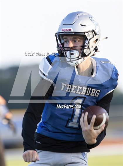 Thumbnail 3 in Breese Central  @ Freeburg  photogallery.
