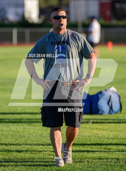 Thumbnail 1 in Kingman Academy @ Kingman photogallery.