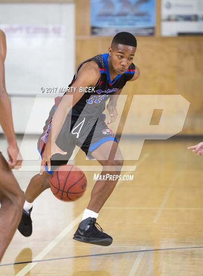 Thumbnail 3 in Holiday Hoops  San Joaquin Memorial vs. San Leandro photogallery.
