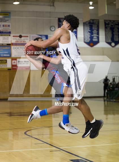 Thumbnail 1 in Holiday Hoops  San Joaquin Memorial vs. San Leandro photogallery.