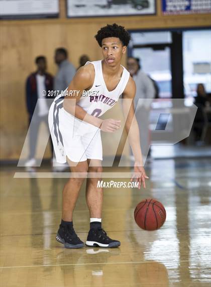 Thumbnail 3 in Holiday Hoops  San Joaquin Memorial vs. San Leandro photogallery.