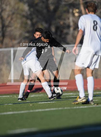 Thumbnail 2 in Arapahoe vs. Rangeview (CHSAA 5A 2nd Round) photogallery.