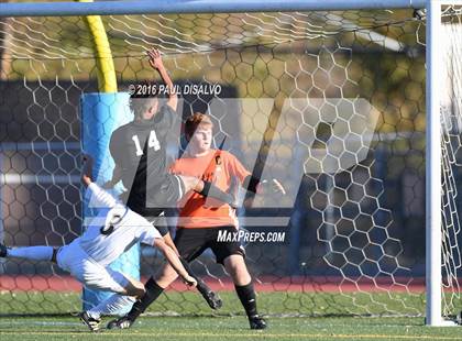 Thumbnail 1 in Arapahoe vs. Rangeview (CHSAA 5A 2nd Round) photogallery.