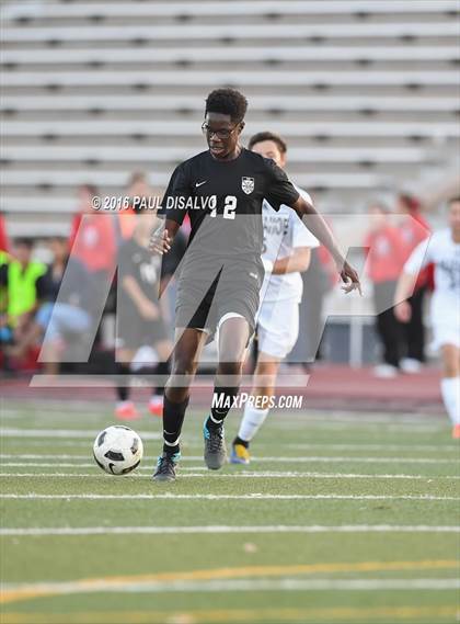 Thumbnail 3 in Arapahoe vs. Rangeview (CHSAA 5A 2nd Round) photogallery.