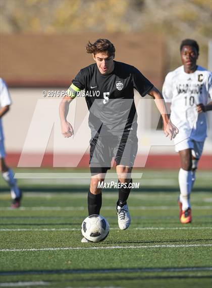 Thumbnail 1 in Arapahoe vs. Rangeview (CHSAA 5A 2nd Round) photogallery.