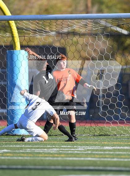 Thumbnail 2 in Arapahoe vs. Rangeview (CHSAA 5A 2nd Round) photogallery.