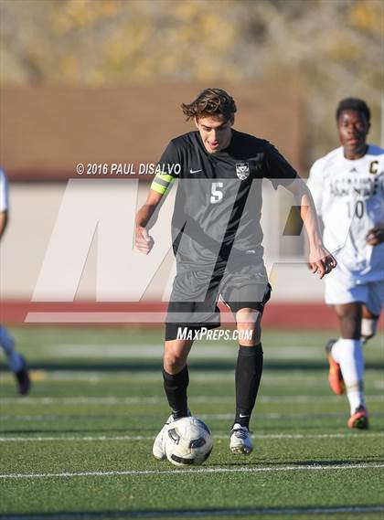 Thumbnail 2 in Arapahoe vs. Rangeview (CHSAA 5A 2nd Round) photogallery.