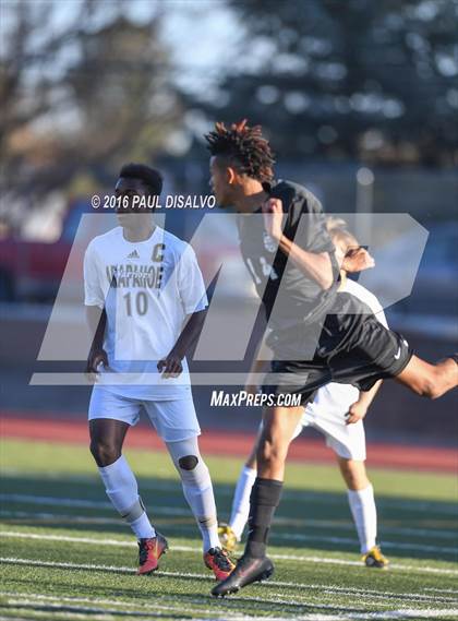 Thumbnail 2 in Arapahoe vs. Rangeview (CHSAA 5A 2nd Round) photogallery.