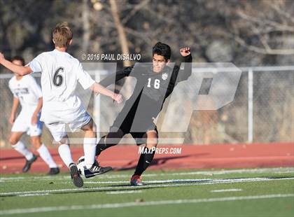 Thumbnail 3 in Arapahoe vs. Rangeview (CHSAA 5A 2nd Round) photogallery.