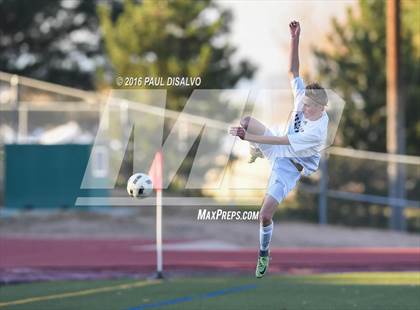 Thumbnail 1 in Arapahoe vs. Rangeview (CHSAA 5A 2nd Round) photogallery.