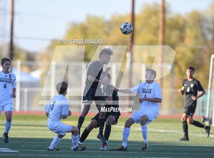 Thumbnail 3 in Arapahoe vs. Rangeview (CHSAA 5A 2nd Round) photogallery.