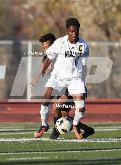 Thumbnail 3 in Arapahoe vs. Rangeview (CHSAA 5A 2nd Round) photogallery.