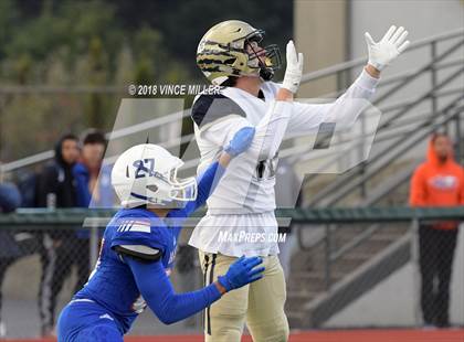 Thumbnail 1 in Mead @ Graham-Kapowsin (WIAA 4A First Round) photogallery.