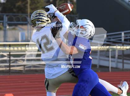 Thumbnail 1 in Mead @ Graham-Kapowsin (WIAA 4A First Round) photogallery.