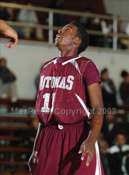 Thumbnail 1 in Natomas vs. Encina (St. Hope Holiday Classic) photogallery.