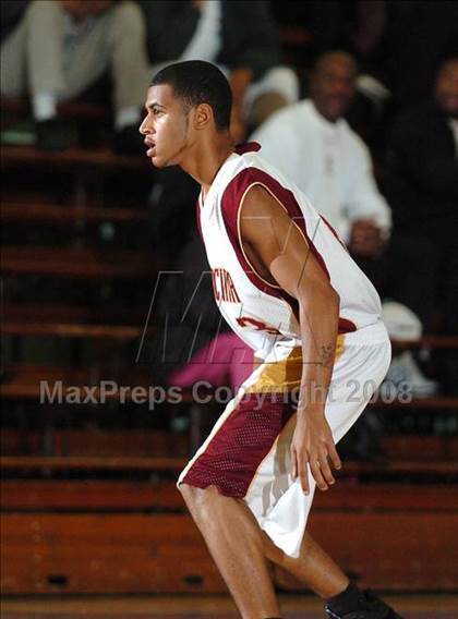 Thumbnail 2 in Natomas vs. Encina (St. Hope Holiday Classic) photogallery.