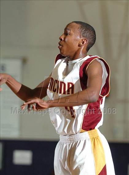 Thumbnail 3 in Natomas vs. Encina (St. Hope Holiday Classic) photogallery.