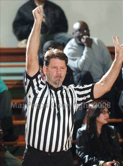 Thumbnail 1 in Natomas vs. Encina (St. Hope Holiday Classic) photogallery.