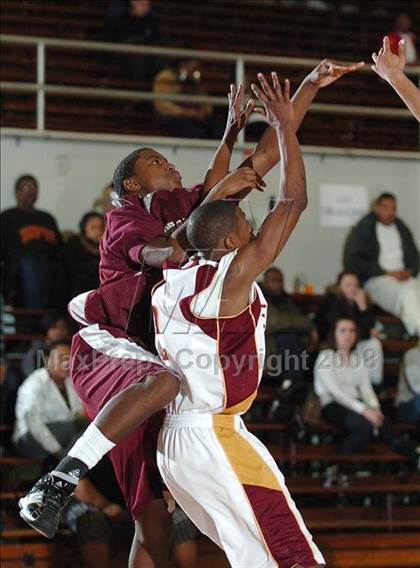 Thumbnail 3 in Natomas vs. Encina (St. Hope Holiday Classic) photogallery.