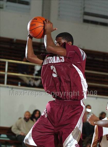 Thumbnail 2 in Natomas vs. Encina (St. Hope Holiday Classic) photogallery.