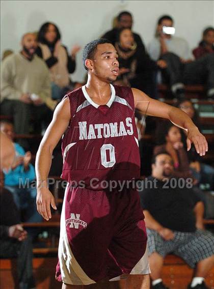 Thumbnail 1 in Natomas vs. Encina (St. Hope Holiday Classic) photogallery.