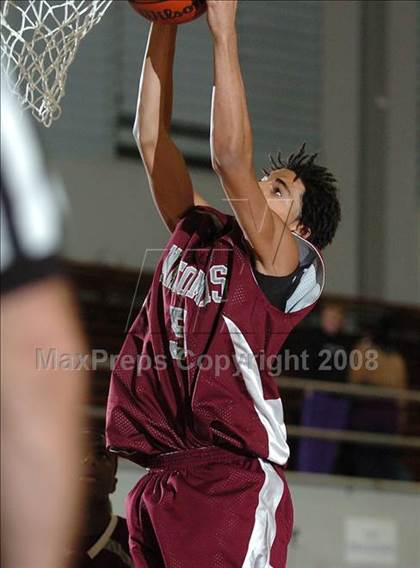 Thumbnail 1 in Natomas vs. Encina (St. Hope Holiday Classic) photogallery.