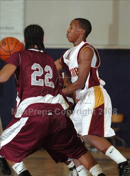 Thumbnail 1 in Natomas vs. Encina (St. Hope Holiday Classic) photogallery.