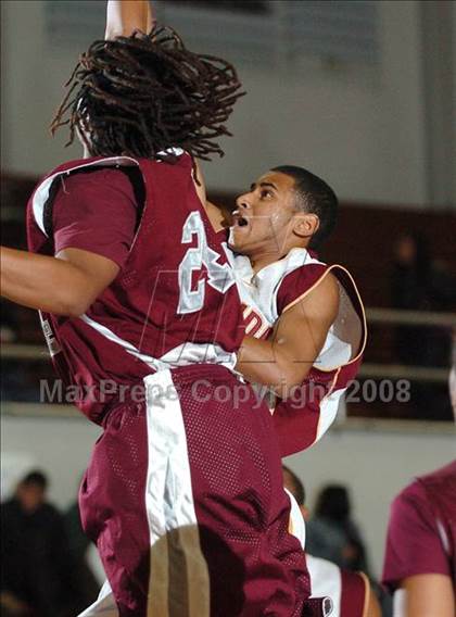 Thumbnail 2 in Natomas vs. Encina (St. Hope Holiday Classic) photogallery.