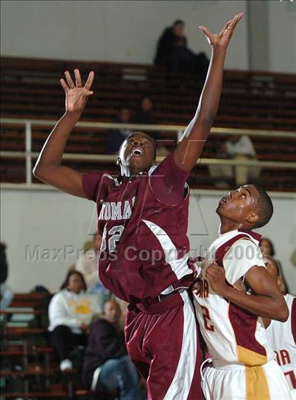 Thumbnail 1 in Natomas vs. Encina (St. Hope Holiday Classic) photogallery.