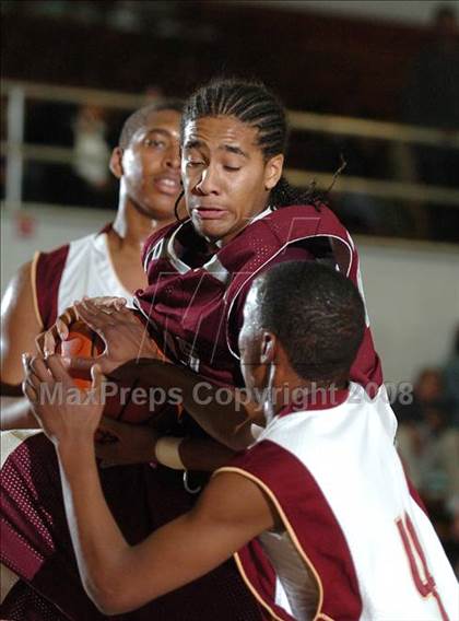 Thumbnail 2 in Natomas vs. Encina (St. Hope Holiday Classic) photogallery.