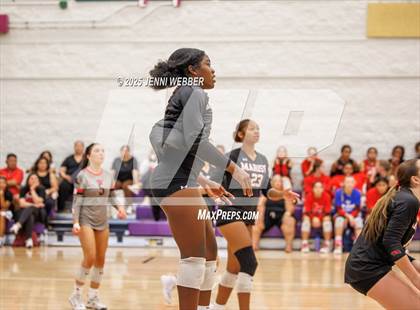 Thumbnail 2 in Mater Dei @ Marist (Durango Fall Classic) photogallery.