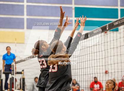Thumbnail 3 in Mater Dei @ Marist (Durango Fall Classic) photogallery.