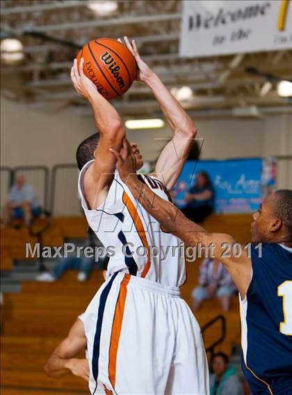 Thumbnail 3 in Madison [James] vs La Marque (McDonald's Texas Invitational) photogallery.