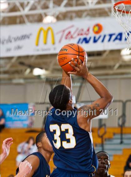 Thumbnail 2 in Madison [James] vs La Marque (McDonald's Texas Invitational) photogallery.
