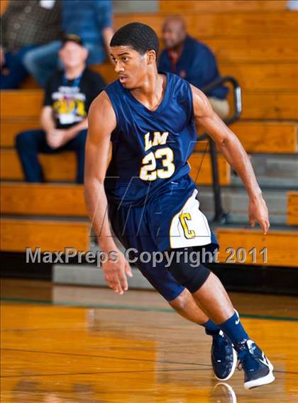 Thumbnail 2 in Madison [James] vs La Marque (McDonald's Texas Invitational) photogallery.