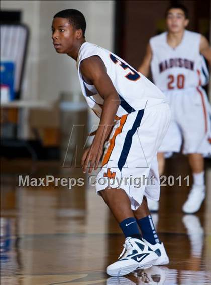 Thumbnail 3 in Madison [James] vs La Marque (McDonald's Texas Invitational) photogallery.