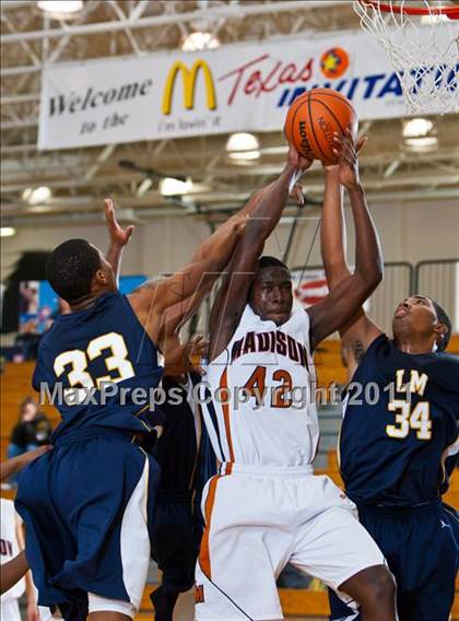 Thumbnail 3 in Madison [James] vs La Marque (McDonald's Texas Invitational) photogallery.