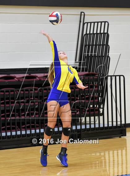 Thumbnail 3 in Clark vs Clemens (NEISD Invitational) photogallery.