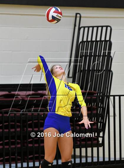 Thumbnail 3 in Clark vs Clemens (NEISD Invitational) photogallery.