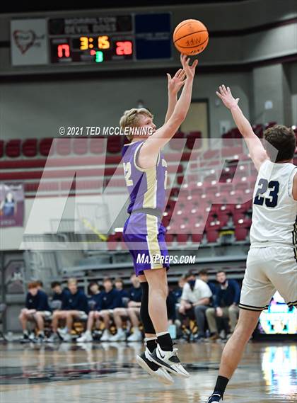 Thumbnail 3 in Southside vs. Berryville (AAA 4A State Round One) photogallery.