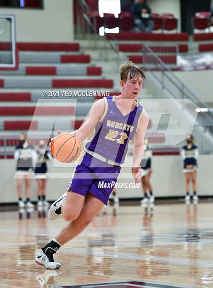 Thumbnail 3 in Southside vs. Berryville (AAA 4A State Round One) photogallery.