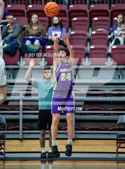 Thumbnail 2 in Southside vs. Berryville (AAA 4A State Round One) photogallery.