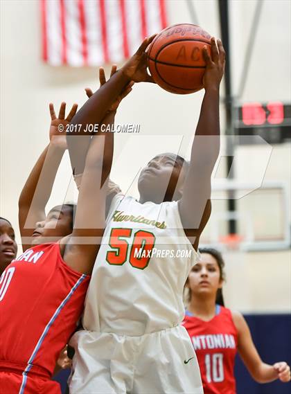 Thumbnail 3 in Antonian Prep Vs Houston [Sam] (SAISD Invitational) photogallery.