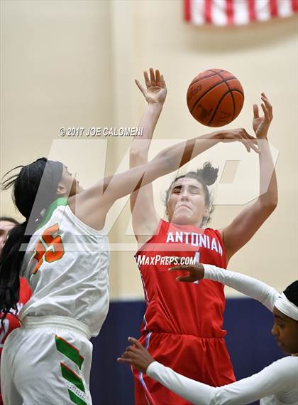 Thumbnail 2 in Antonian Prep Vs Houston [Sam] (SAISD Invitational) photogallery.