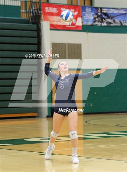 Thumbnail 2 in Lake Orion vs Stoney Creek (MHSAA Regional Semifinal) photogallery.