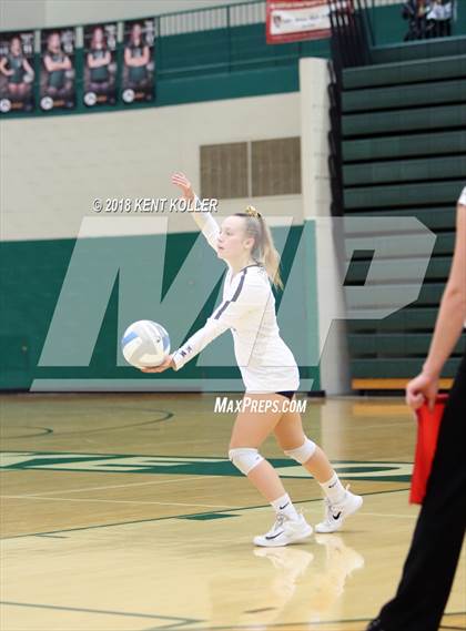 Thumbnail 2 in Lake Orion vs Stoney Creek (MHSAA Regional Semifinal) photogallery.