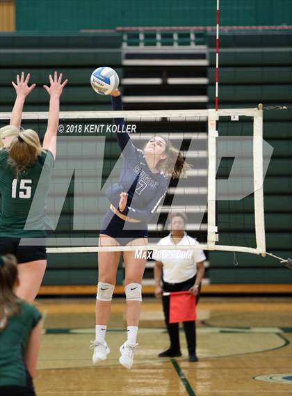 Thumbnail 3 in Lake Orion vs Stoney Creek (MHSAA Regional Semifinal) photogallery.